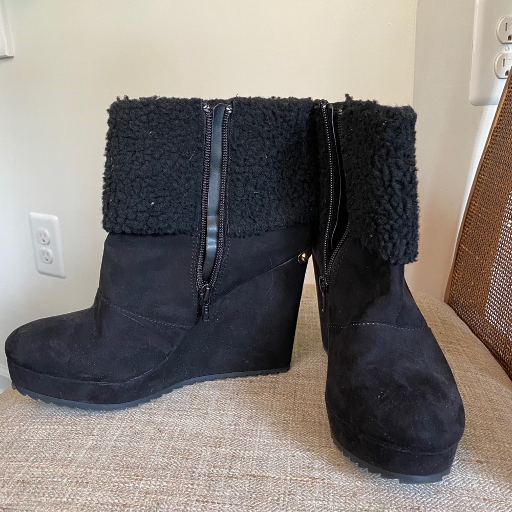 Juicy Couture Wedges